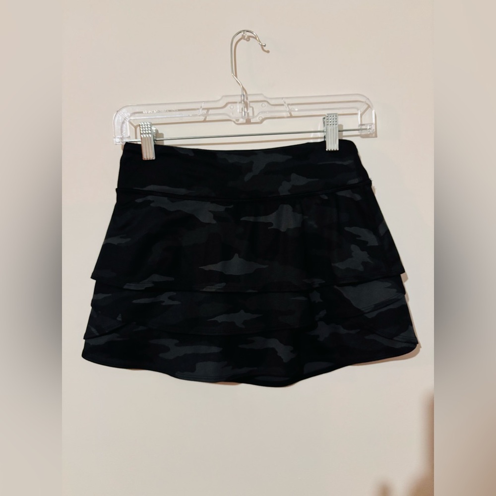Athleta Girl Camouflage Skort L/12 Black Gray Activewear Built-in Shorts